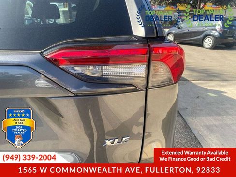 Used 2019 Toyota RAV4 XLE image 16