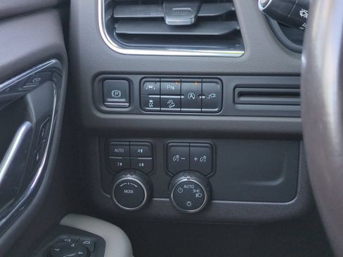 Used 2022 Chevrolet Tahoe Z71 AWD/4WD image 18