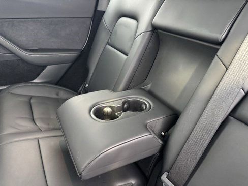 Used 2025 Tesla Model Y Long Range image 21