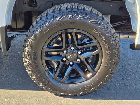 Used 2024 Chevrolet Silverado 1500 Custom Trail Boss image 9