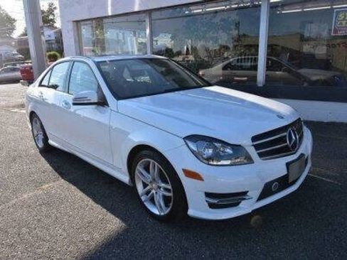 Used 2014 Mercedes-Benz C 250 Sedan image 3
