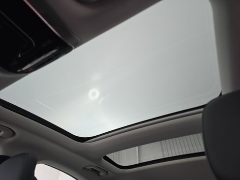 Used 2025 Mercedes-Benz E 350 Sedan image 30