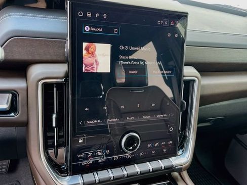 New 2026 GMC Yukon Denali Ultimate AWD/4WD image 10