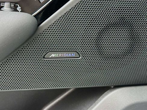 Used 2025 Land Rover Range Rover Velar Dynamic SE image 20