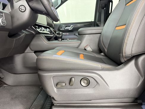 Used 2026 GMC Sierra 1500 AT4 w/ AT4 Premium Package AWD/4WD image 4