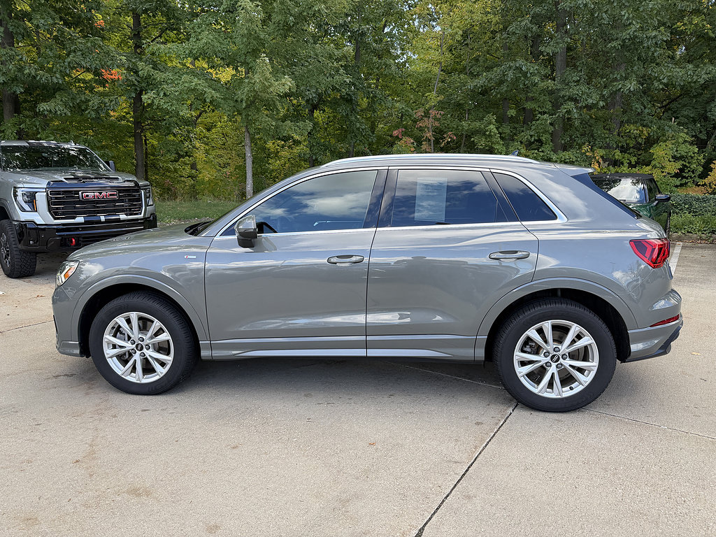 Used 2021 Audi Q3 2.0T Premium Plus AWD/4WD image 2