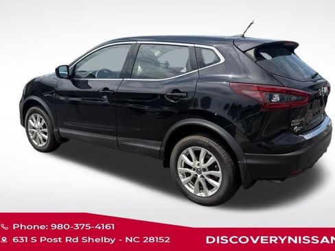 Used 2017 Nissan Rogue Sport S w/ S Appearance Package FWD image 3