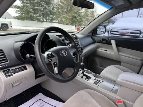 Used 2013 Toyota Highlander FWD image 21