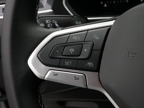 Certified 2024 Volkswagen Tiguan S image 25