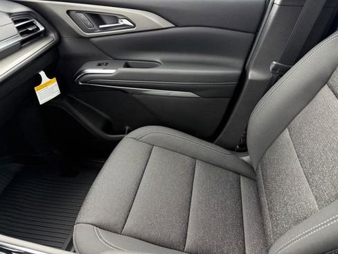 New 2026 Chevrolet Traverse LT w/ LPO, Floor Liner Package image 15
