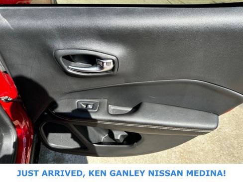 Used 2021 Jeep Compass Latitude FWD image 19