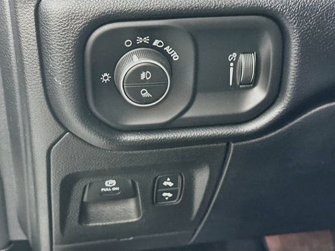 Used 2020 RAM 1500 Big Horn AWD/4WD image 17