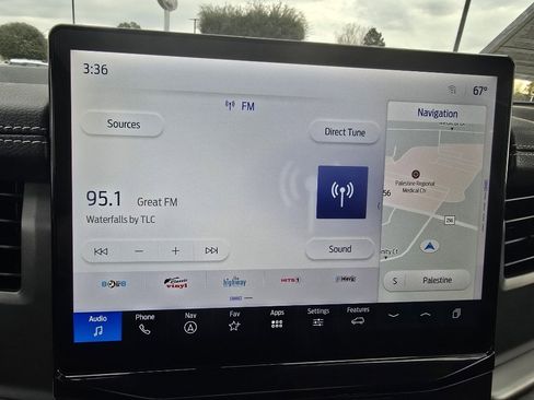 Used 2022 Ford Expedition XLT image 32