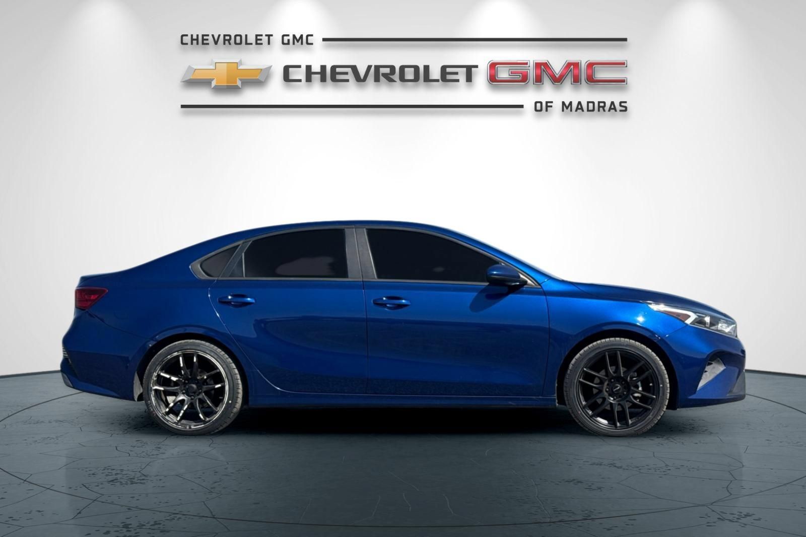 Used 2023 Kia Forte LXS FWD image 2