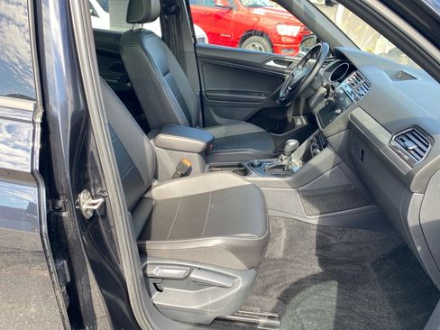 Used 2021 Volkswagen Tiguan SE R-Line image 26