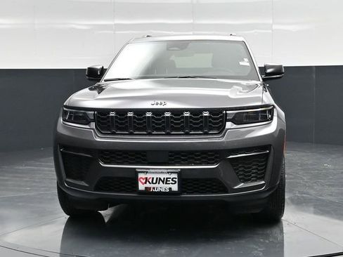 New 2026 Jeep Grand Cherokee Altitude AWD/4WD image 2