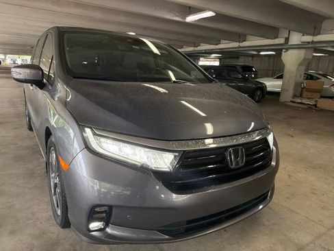 Used 2022 Honda Odyssey Elite image 2