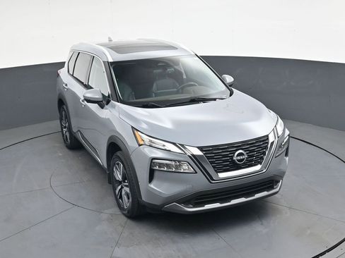 Used 2023 Nissan Rogue SL w/ SL Premium Package FWD image 30