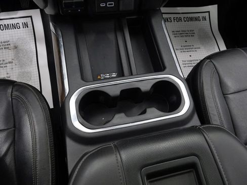 Used 2019 Chevrolet Silverado 1500 High Country w/ Technology Package AWD/4WD image 32
