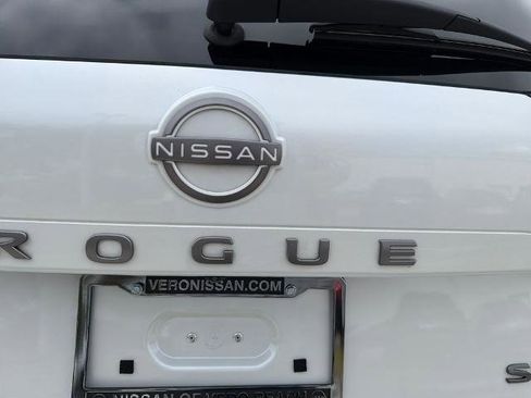 Certified 2024 Nissan Rogue SL FWD image 9