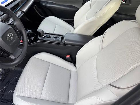 Used 2025 Toyota Prius Limited image 8