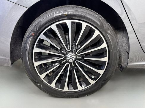 Used 2022 Volkswagen Passat 2.0T image 31