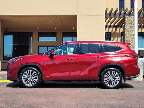Used 2022 Toyota Highlander Platinum AWD/4WD image 9
