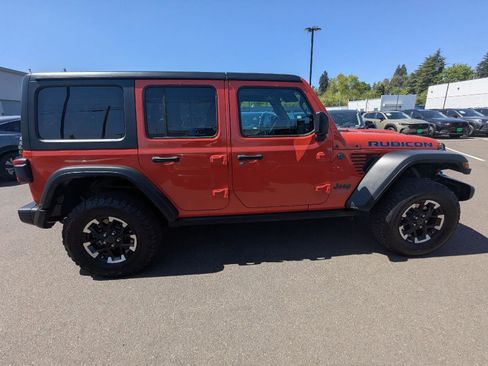 Used 2024 Jeep Wrangler Unlimited Rubicon 4xe AWD/4WD image 7