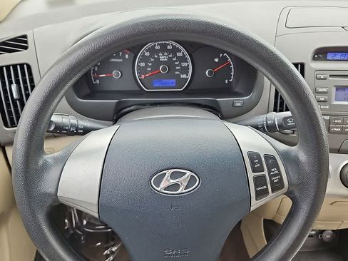 Used 2010 Hyundai Elantra GLS FWD image 17