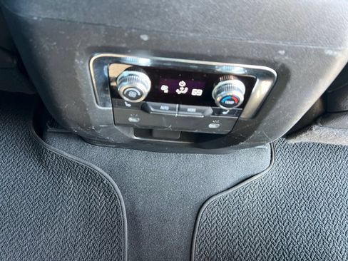 Used 2023 GMC Yukon Denali RWD image 31