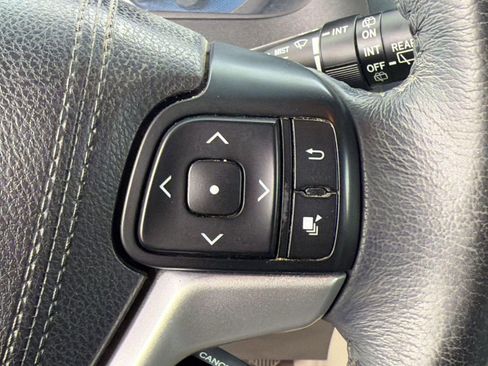 Used 2017 Toyota Sienna XLE w/ XLE Navigation Package FWD image 22