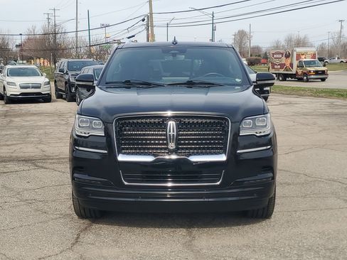 Used 2022 Lincoln Navigator Reserve image 2
