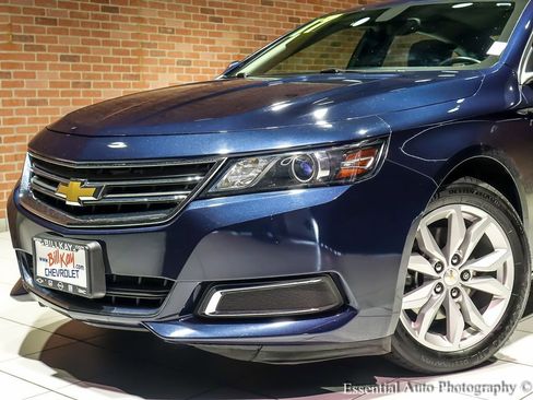 Used 2017 Chevrolet Impala LT w/ Convenience Package image 3