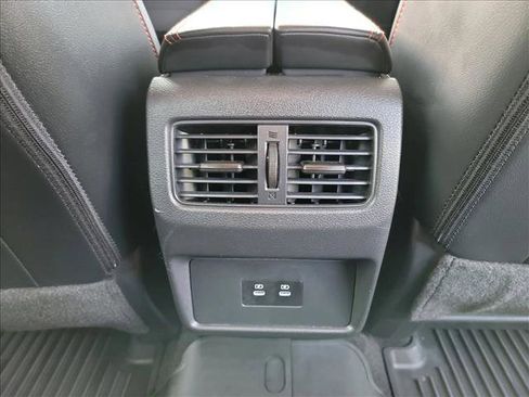 Used 2025 Nissan Rogue SV AWD/4WD image 17
