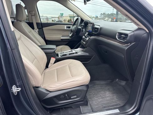 Used 2022 Ford Explorer Limited w/ Hybrid Equipment Group 310A image 18
