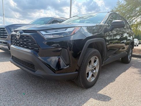 Used 2025 Toyota RAV4 LE AWD/4WD image 1