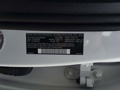 Used 2025 Volvo XC40 B5 Core AWD/4WD image 45