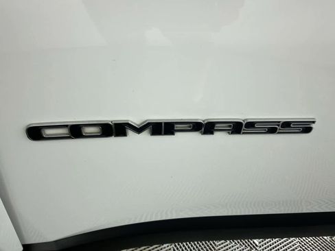 Used 2024 Jeep Compass Limited image 17