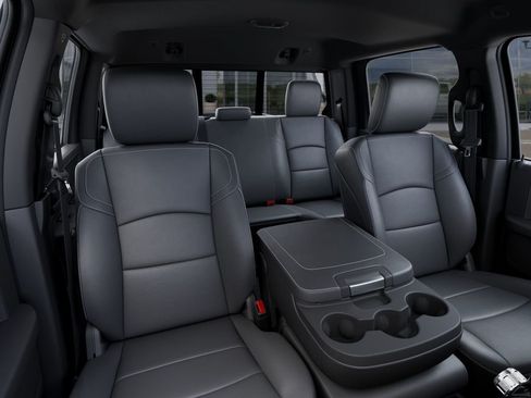 New 2026 RAM 2500 Tradesman AWD/4WD image 18