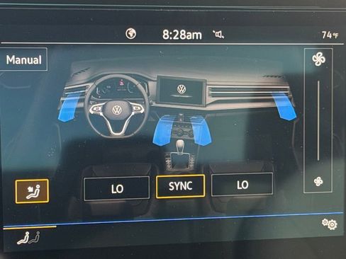 Used 2025 Volkswagen Jetta SE image 22