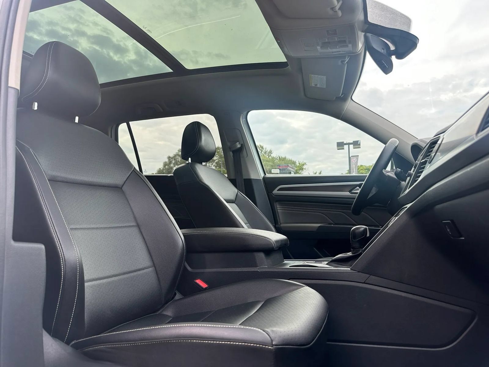 Used 2021 Volkswagen Atlas SE w/ Panoramic Sunroof Package FWD image 14