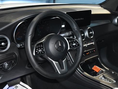 Certified 2022 Mercedes-Benz GLC 300 4MATIC image 2