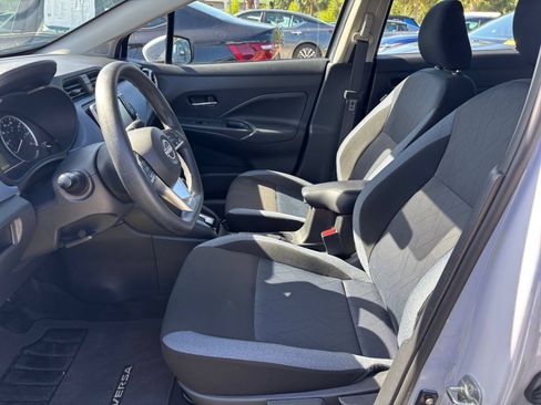 Used 2025 Nissan Versa SV FWD image 27