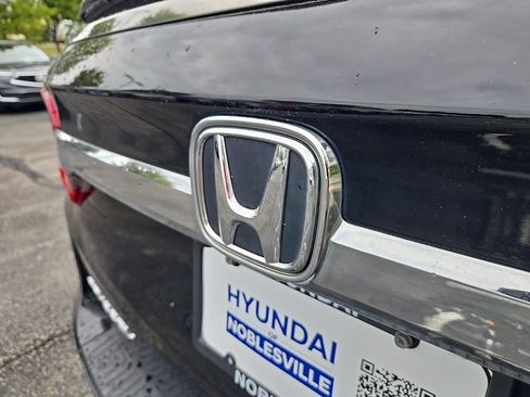 Used 2019 Honda Odyssey Elite image 12