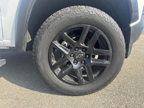 Used 2025 Chevrolet Colorado Trail Boss AWD/4WD image 11