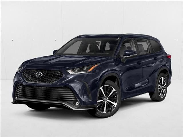 Used 2021 Toyota Highlander XSE FWD image 1