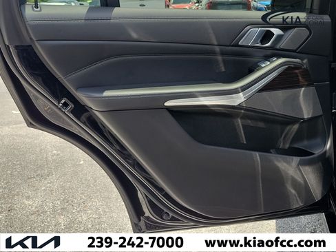 Used 2023 BMW X7 xDrive40i AWD/4WD image 16