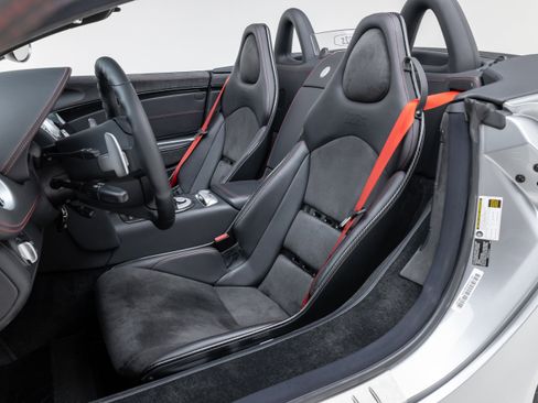 Used 2009 Mercedes-Benz SLR image 32