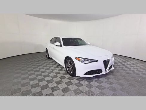 Used 2020 Alfa Romeo Giulia RWD image 51