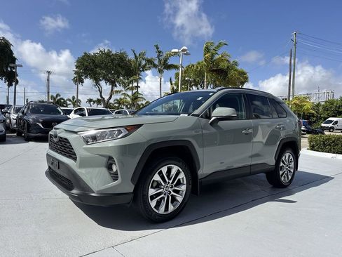 Used 2021 Toyota RAV4 XLE Premium AWD/4WD image 28
